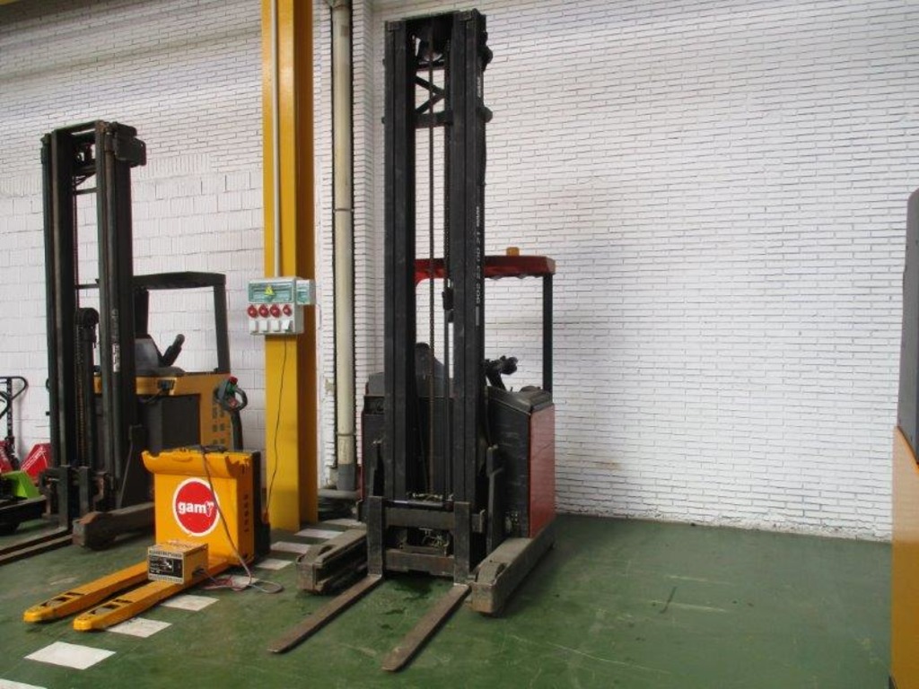 Carrelli elevatori in vendita