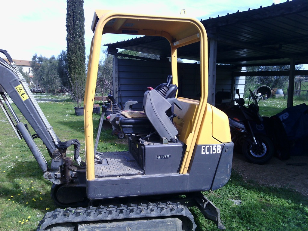 ESCAVATORE VOLVO EC 15 B in vendita - foto 2