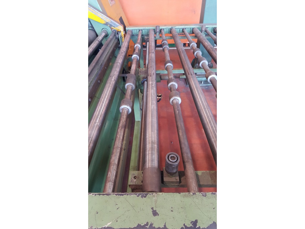 Calandra a 4 rulli con guide rettilinee - 4 roll linear guides plate bending machine in vendita - foto 5