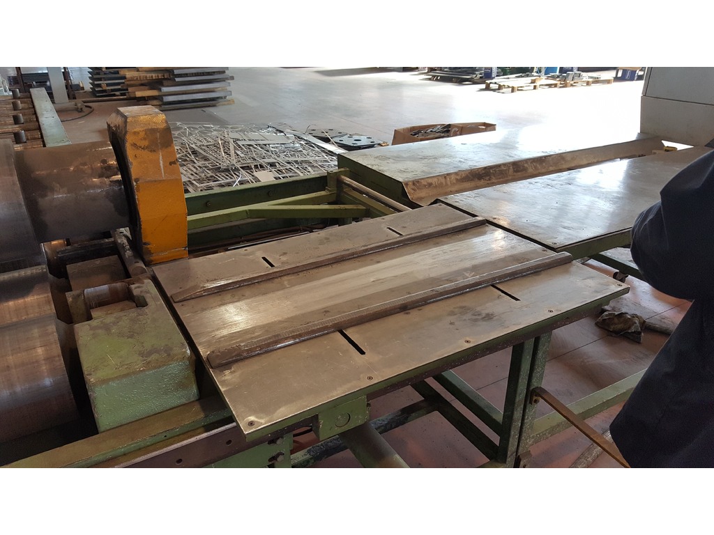 Calandra a 4 rulli con guide rettilinee - 4 roll linear guides plate bending machine in vendita - foto 7