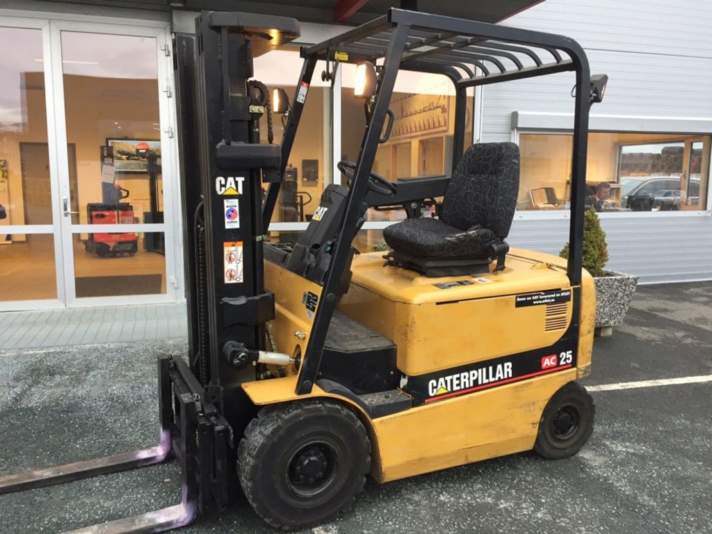 Carrelli elevatori in vendita