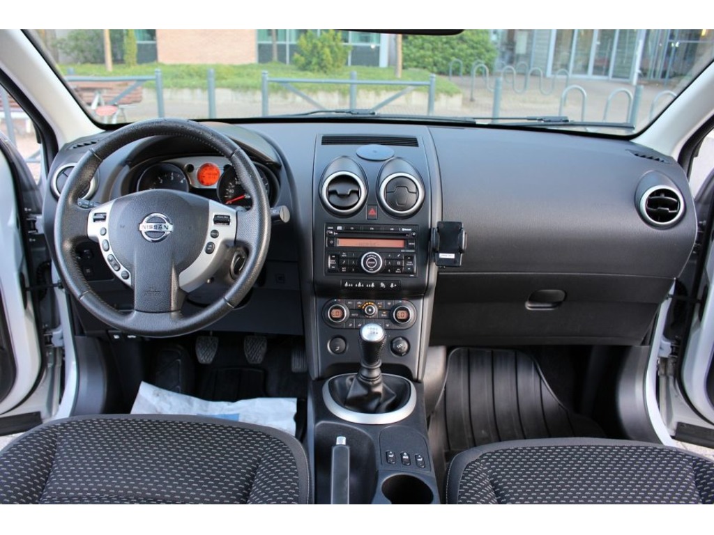 Nissan Qashqai 1,5DCI Tekna in vendita - foto 2