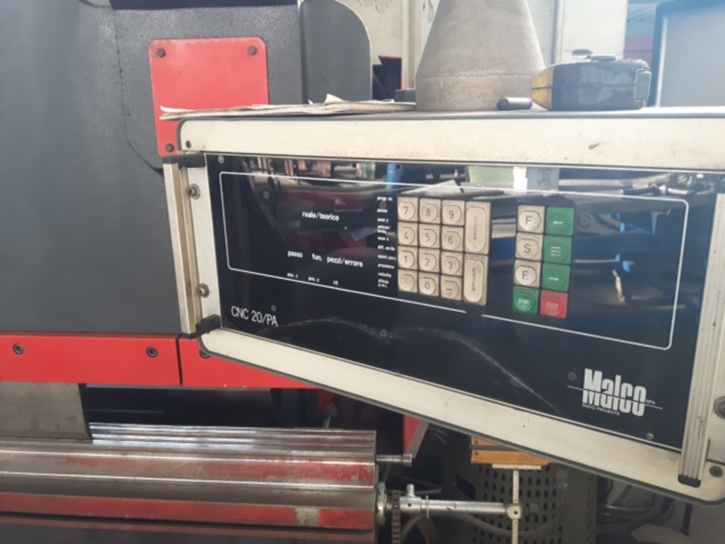 PRESSA PIEGATRICE MALCO 3000x 100t con cnc su tre assi. in vendita - foto 1