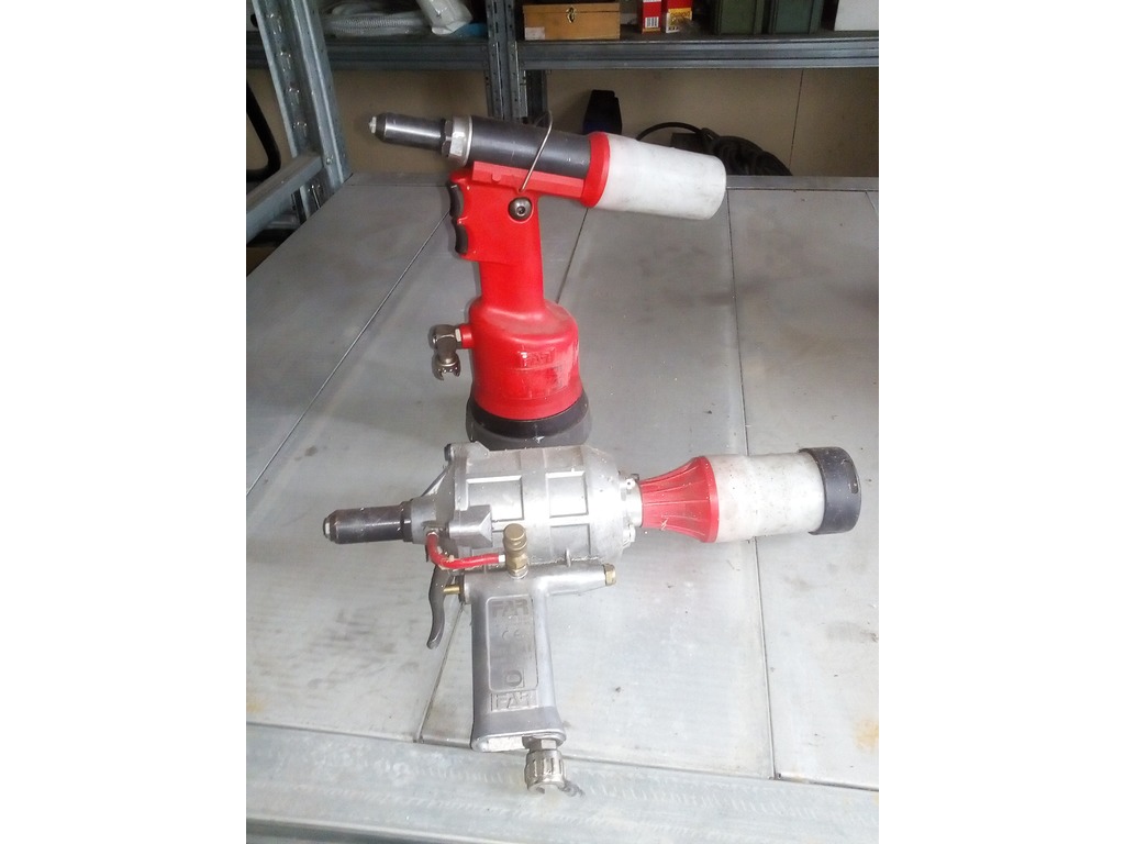 N° 2 RIVETTATRICI AUTOMATICHE- MARCA FAR in vendita - foto 1