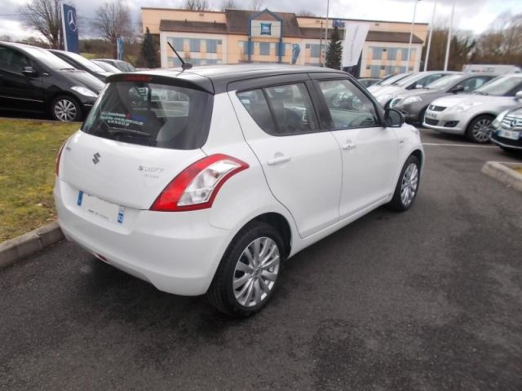 SUZUKI SWIFT III 1.3 DDIS PACK 5P in vendita - foto 2