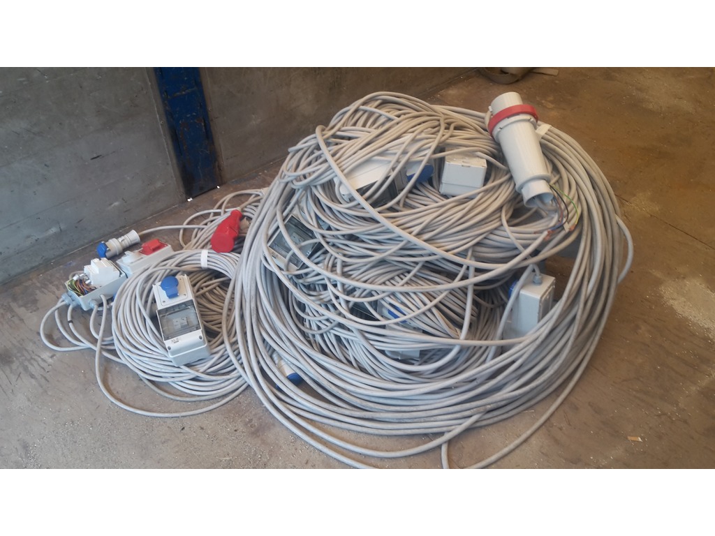 Materiale elettrico usato in vendita - foto 1