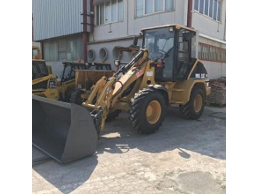 Vendesi pala gommata Cat in vendita - foto 1