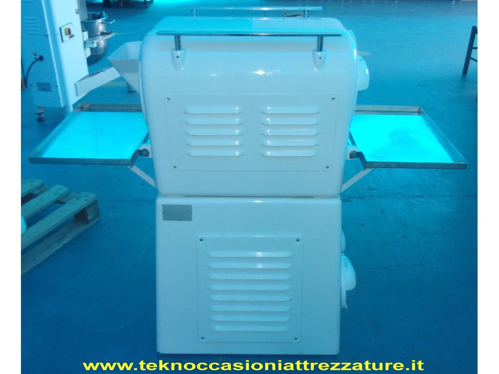 Linee produzione di biscotti, croissant in vendita