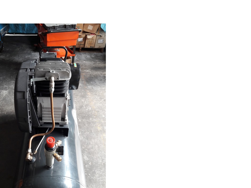 Compressore 4 cv 200 litri in vendita - foto 4