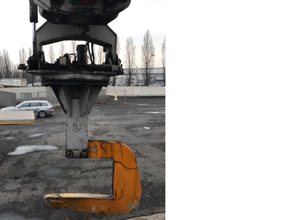 REACHSTACKER CVS F278 CON GANCIO PER COILS in vendita - foto 3