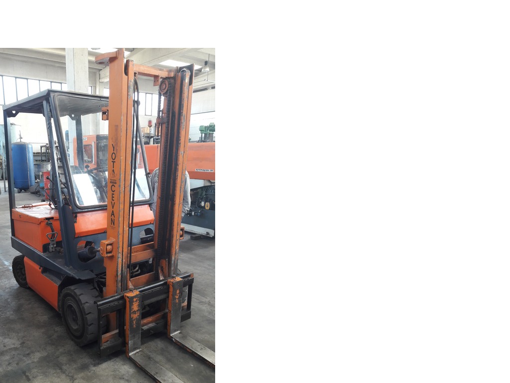 CARRELLO ELEVATORE ELETTRICO TOYOTA 8FBM16T PORTATA 16 Q.LI - VIMA