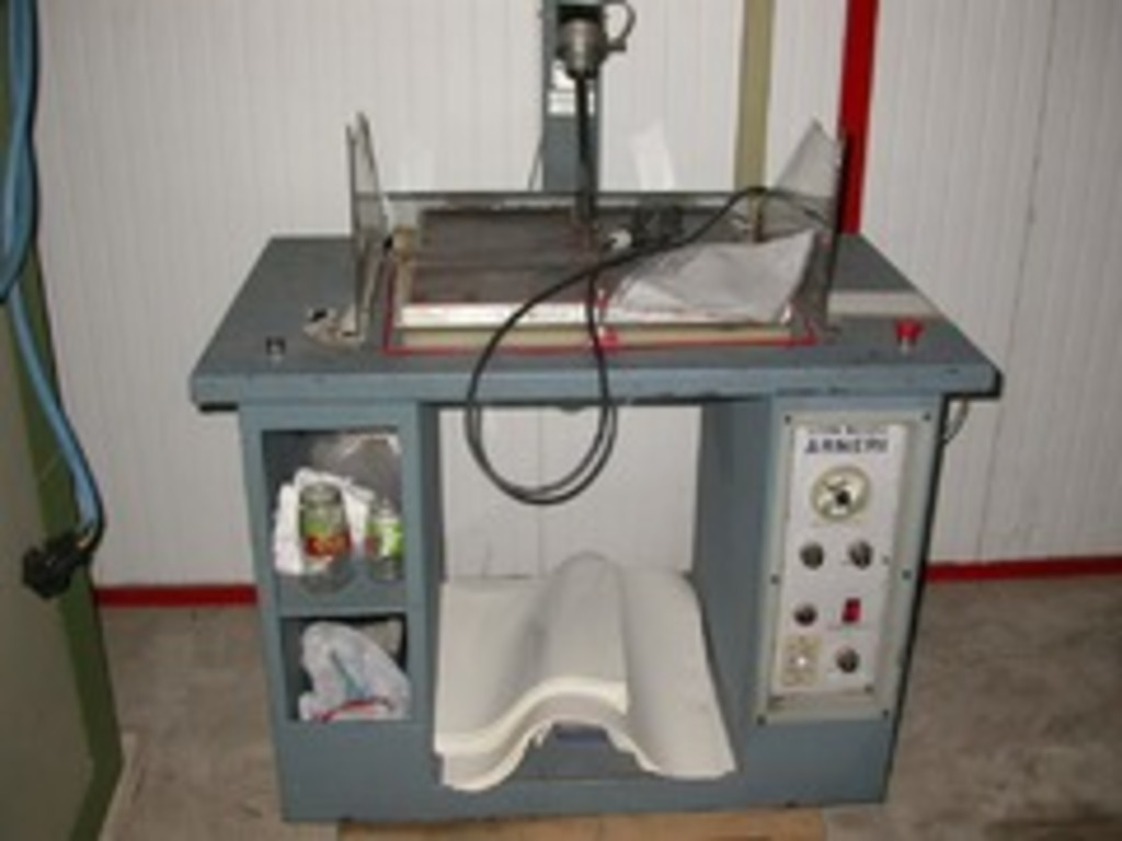 MACCHINARI E IMPIANTI PER PRODUZIONE CALZATURE in vendita - foto 4