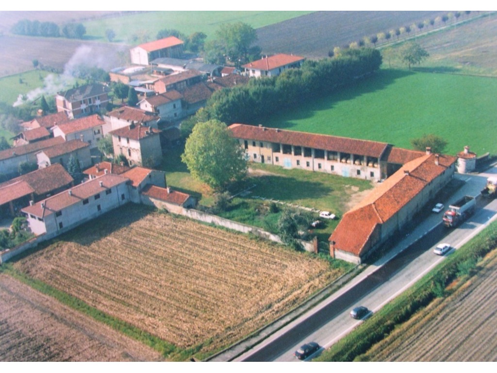 Grande cascina con terreno a Pinerolo (TO) in vendita - foto 3