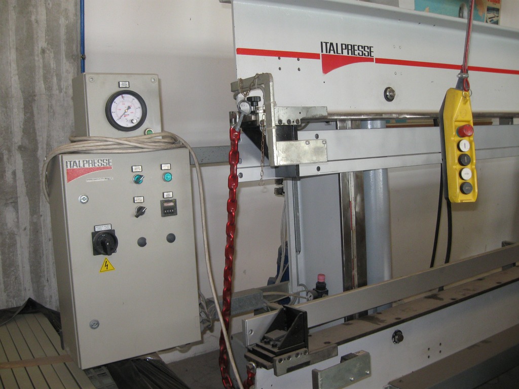 STRETTOIO PER SERRAMENTI FALCON 2000 in vendita - foto 2