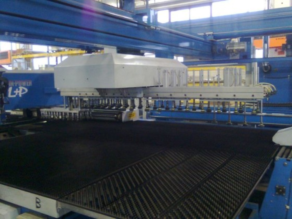 Laser/ Punzonatrice Punch Finn Power  mod. LP6 piano 3000x1500-2500W in vendita - foto 2