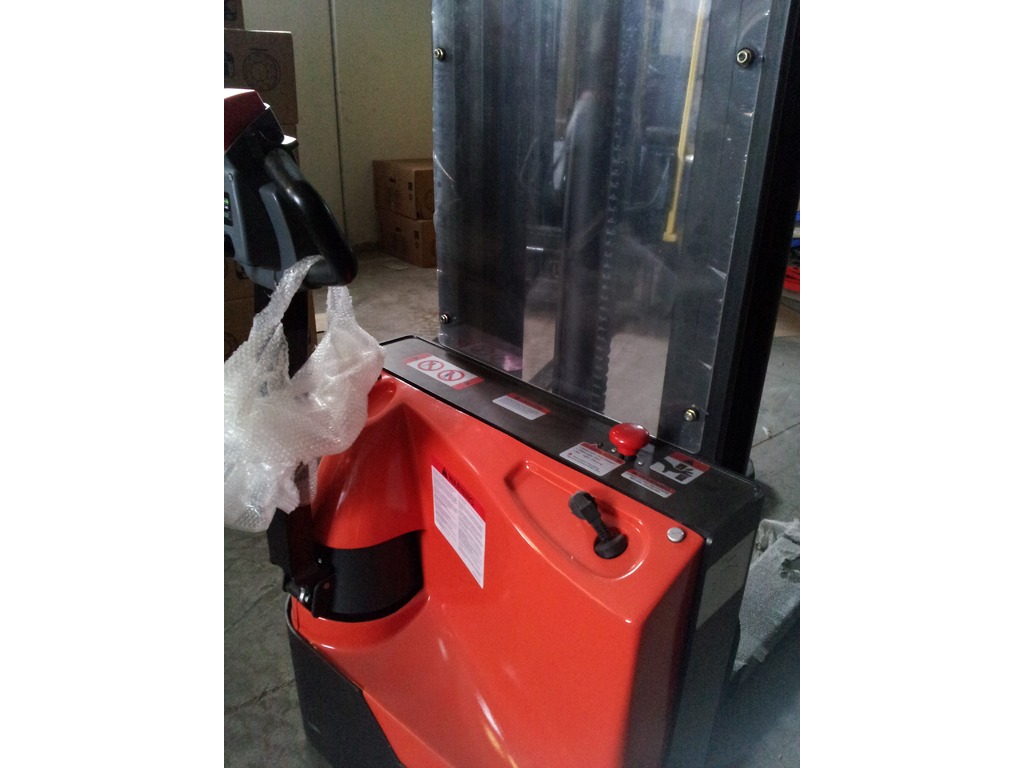 TRANSPALLET A COLONNA ELETTRICO 15 Q.LI in vendita - foto 2
