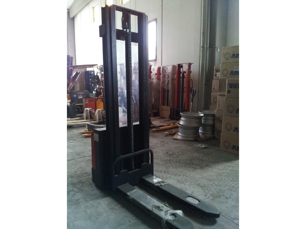 TRANSPALLET A COLONNA ELETTRICO 15 Q.LI in vendita - foto 3