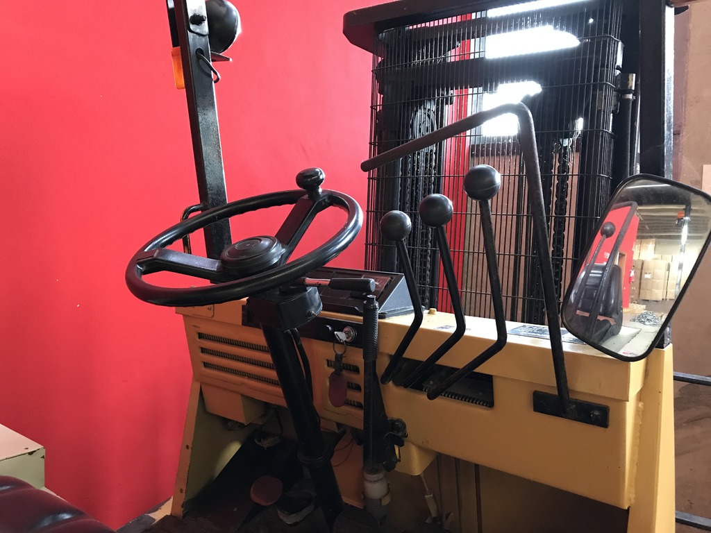 CARRELLO ELEVATORE USATO in vendita - foto 3