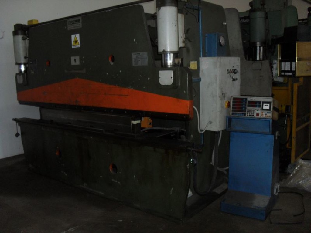 Stock macchinari lavorazione lamiera in vendita - foto 5