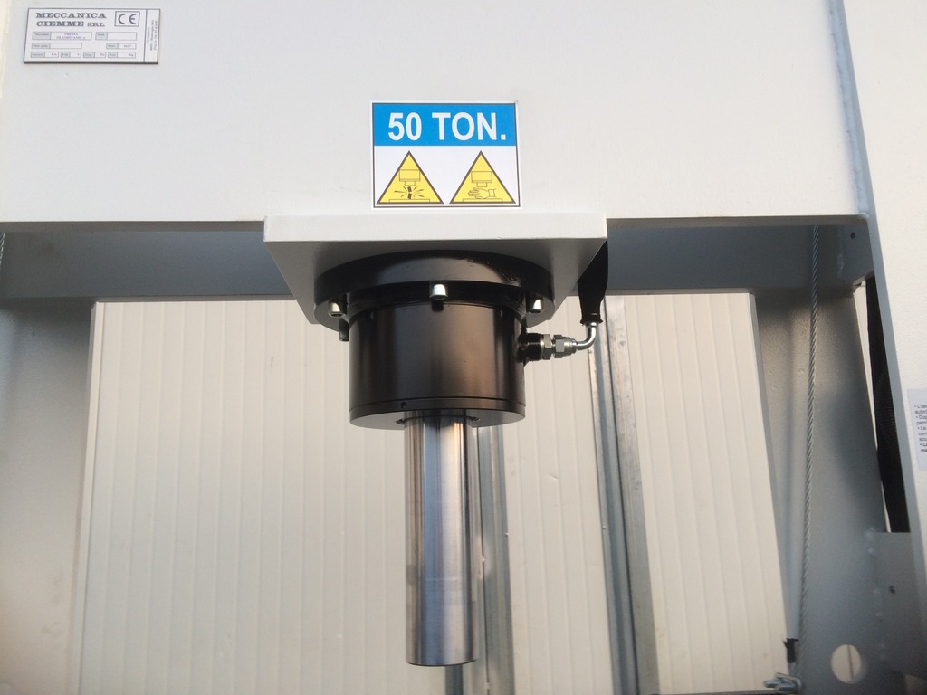 PRESSA ELETROIDRAULICA 50 TON in vendita - foto 4