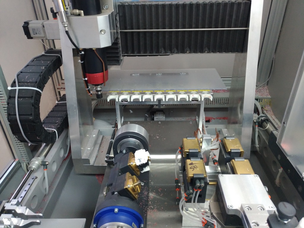 CENTRO DI LAVORO 4 ASSI PER FRESATURA FRONTALI in vendita - foto 2