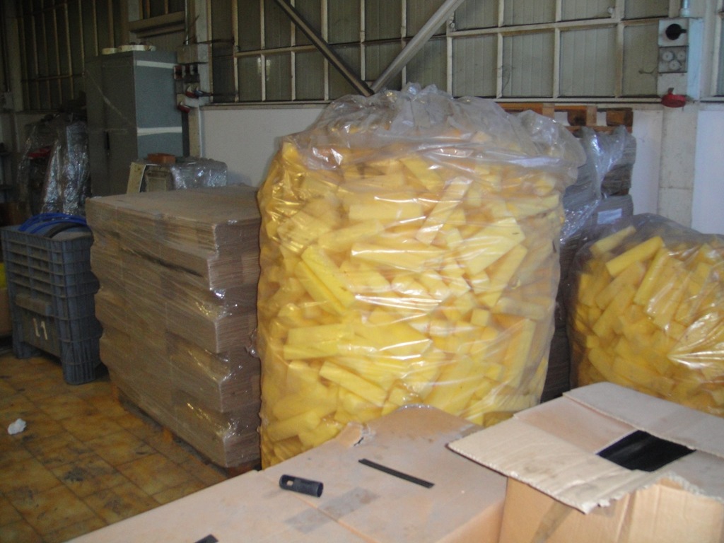 Produzione Tergivetro Plastica con gomma e spugna in vendita - foto 5