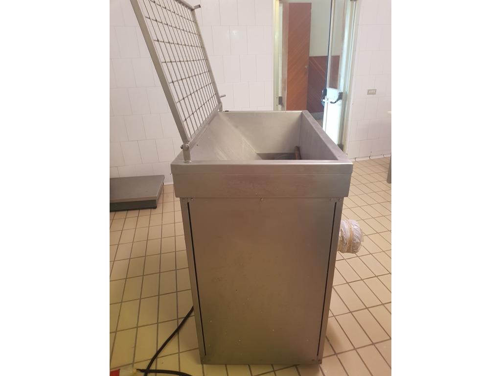 Vendo  a causa inutilizzo tritacarne industriale iozzelli in vendita - foto 1