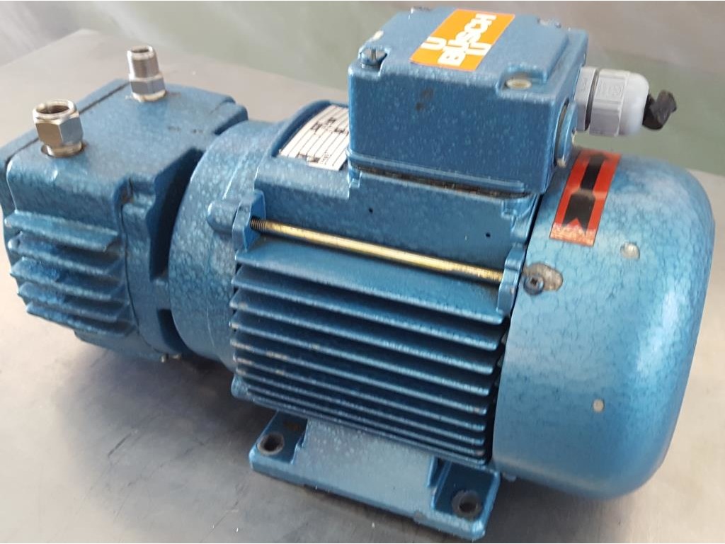 POMPA PER VUOTO ROTATIVA A PALETTE - BUSCH - Mod. MINI SECO SA/SD 1006 (Cod. MF-PR-POM-77) in vendita - foto 2