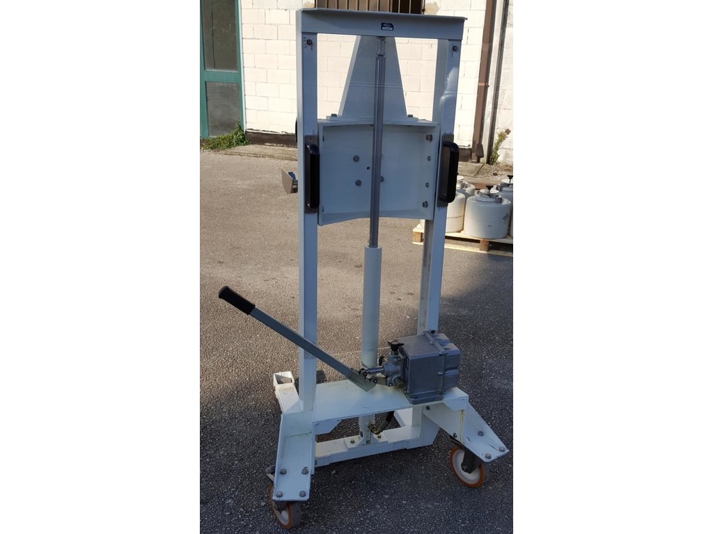 CARRELLO ELEVATORE PORTAFUSTI (Cod. MF-PK-CARR-12) in vendita - foto 2