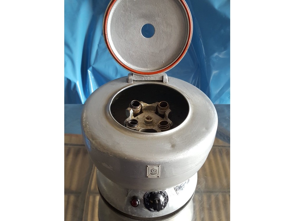 CENTRIFUGA DA LABORATORIO CHRIST Mod. 900 (cod. LAB-CENT-11) in vendita - foto 2