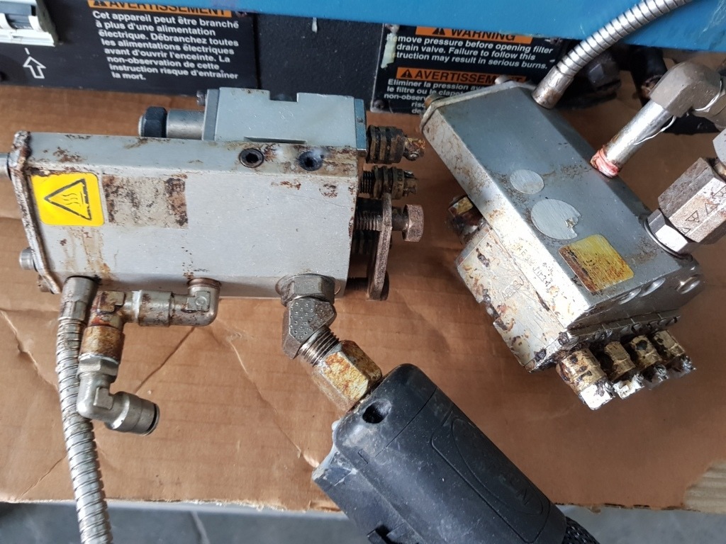 INCOLLATORE - NORDSON- MOD. 3400 (COD. MF-PK-INCO-8) in vendita - foto 6