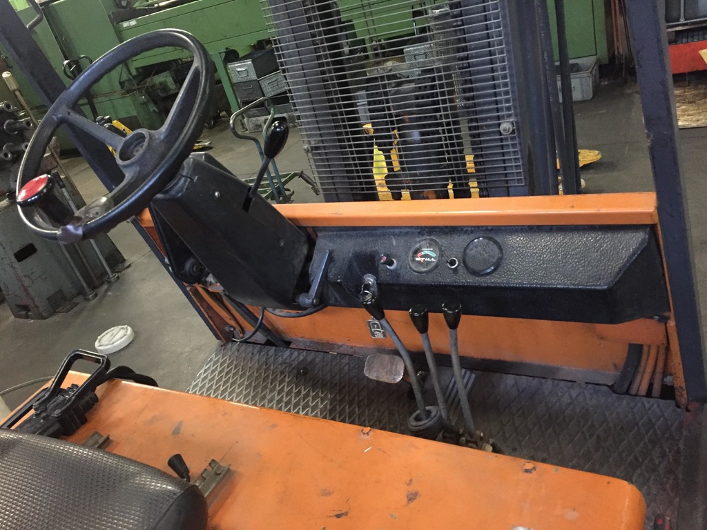Carrelli elevatori in vendita