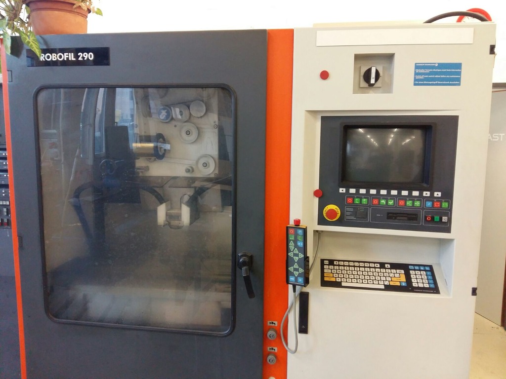 Elettroerosione a filo Charmilles Robofil 500 290 in vendita - foto 1