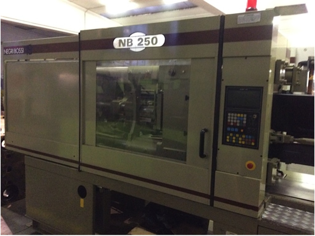 pressa ad iniezione 250 ton in vendita - foto 1