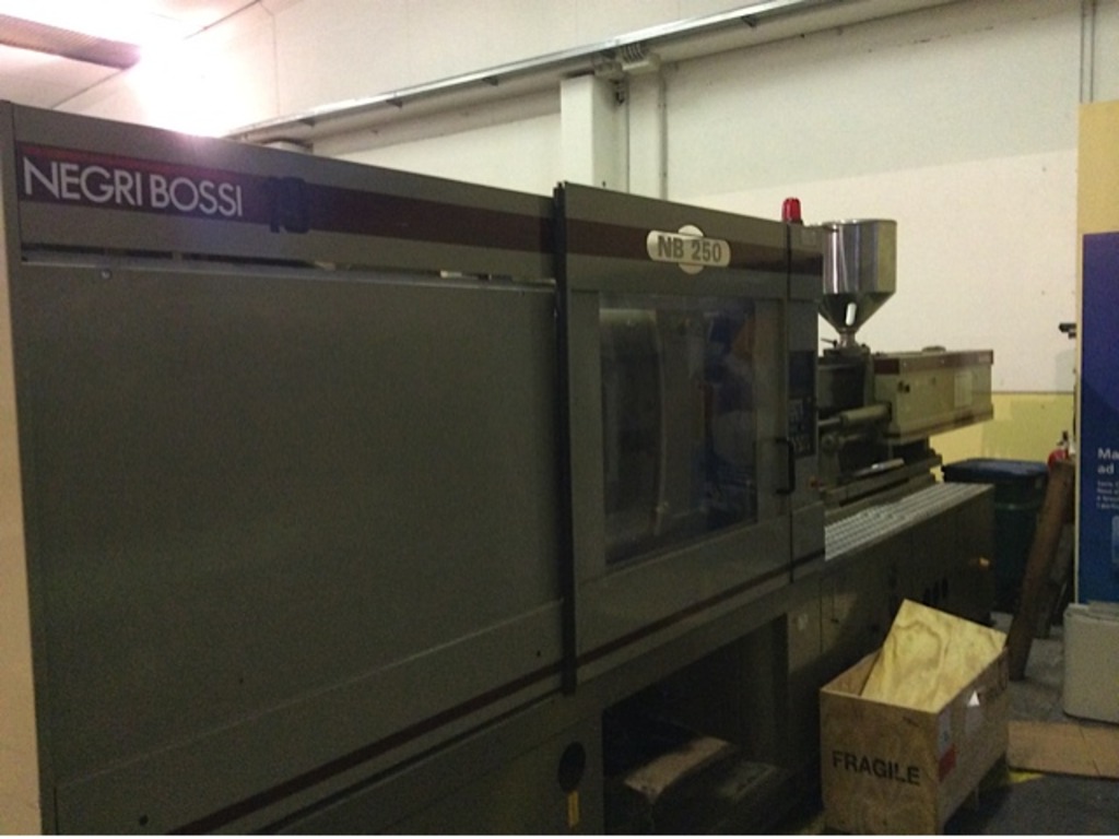 pressa ad iniezione 250 ton in vendita - foto 2