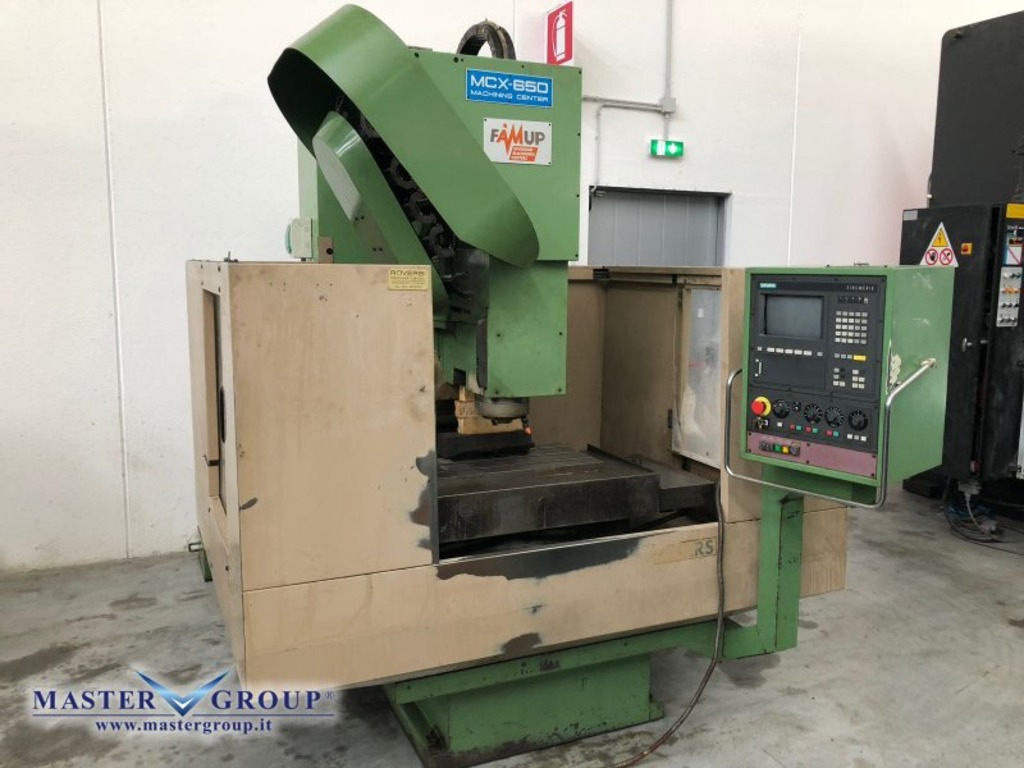 FAMUP-MCX 650 CENTRO DI LAVORO VERTICALE TAVOLA A CROCE 3 ASSI in vendita - foto 1
