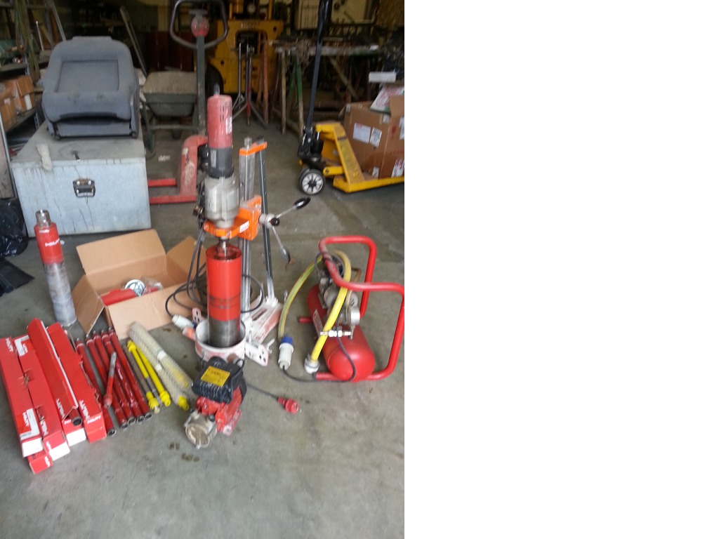 CAROTATRICE Comer con pompa vuoto per depressione + corone Hilti in vendita - foto 1