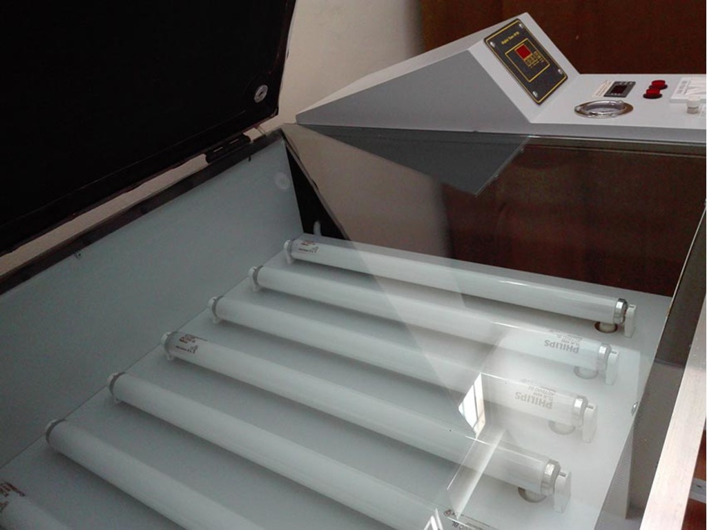 VENDO ESPOSITORE a luce UV mod. 3 IN 1 con NEON 1 CASSETTO in vendita - foto 5