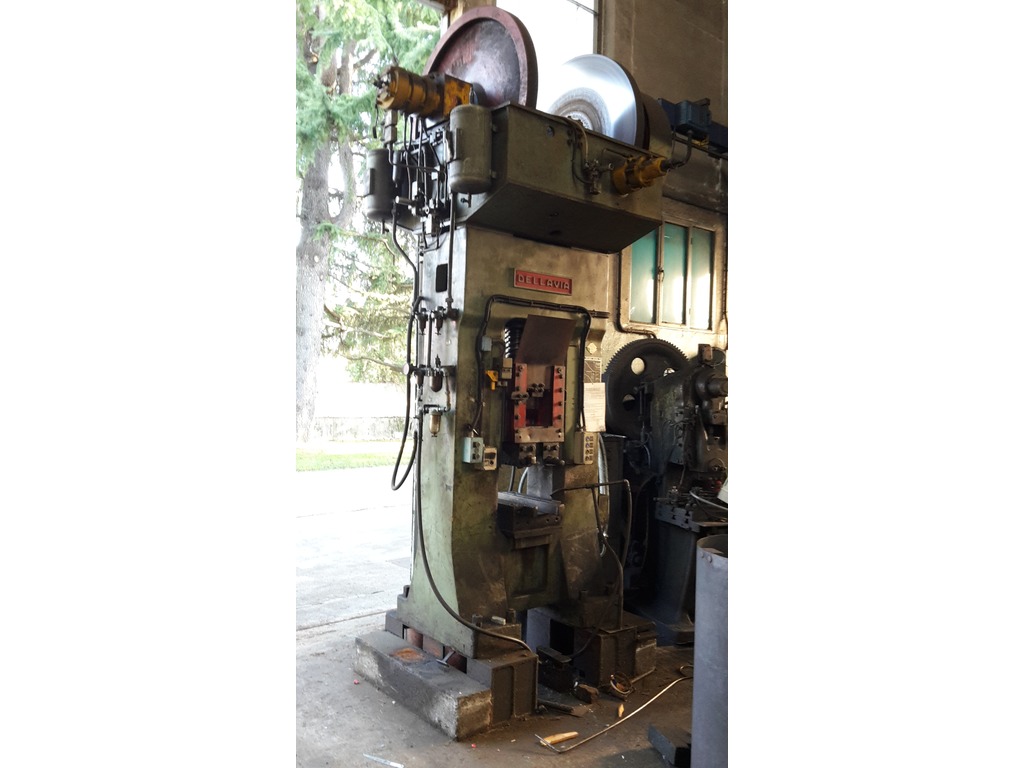 Bilanciere a frizione con vite da mm180, 350 ton in vendita - foto 1