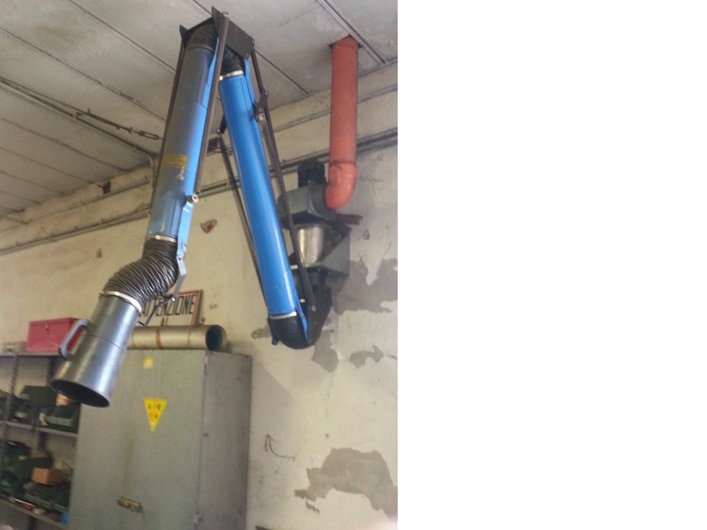 Aspiratore fumi snodato con fissaggio a parete in vendita - foto 1