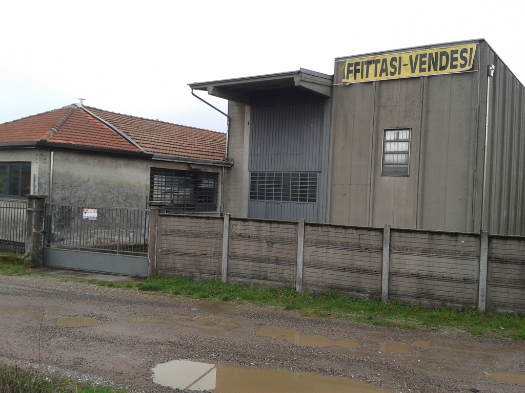 VENDO CAPANNONE INDUSTRIALE in vendita - foto 2