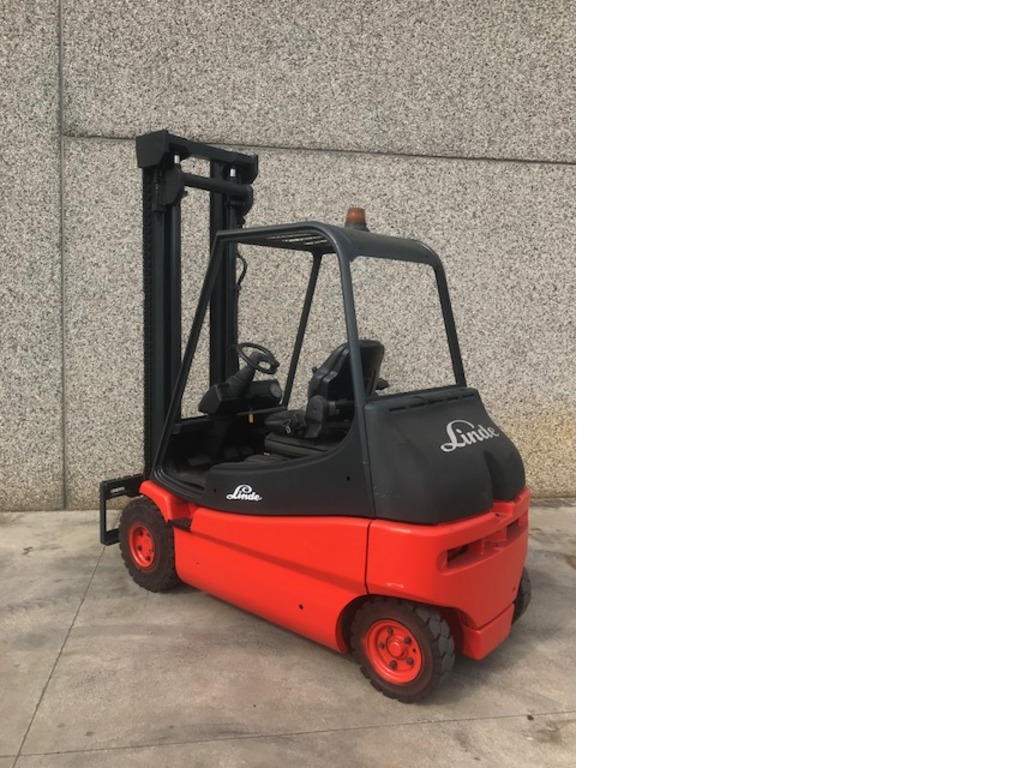 Carrelli elevatori in vendita