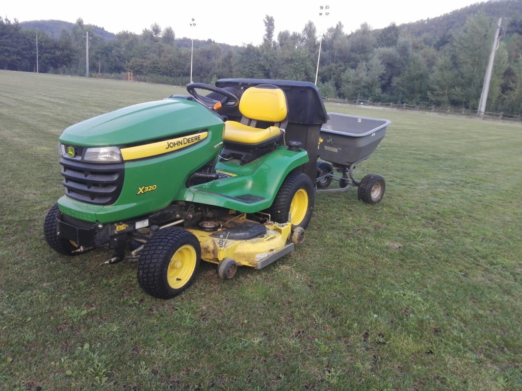vendo TRATTORE JOHN DEERE X320 in vendita - foto 5