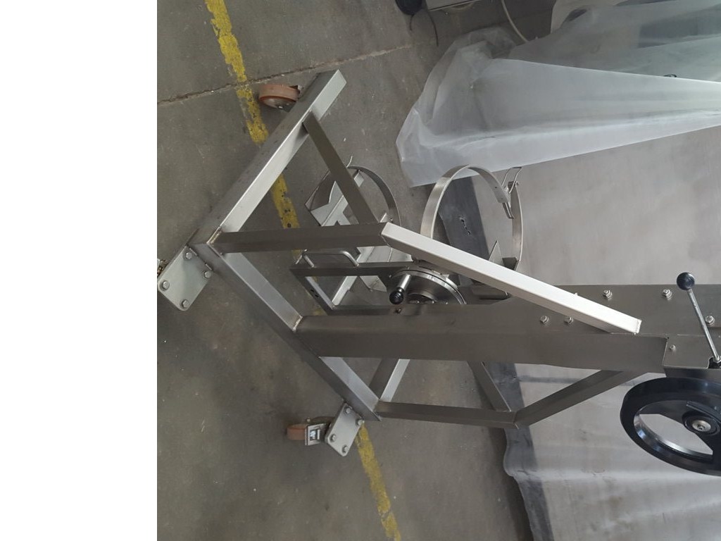 CARRELLO PORTAFUSTINI CON RIBALTATORE (COD. MF-PK-CARR-18) in vendita - foto 2