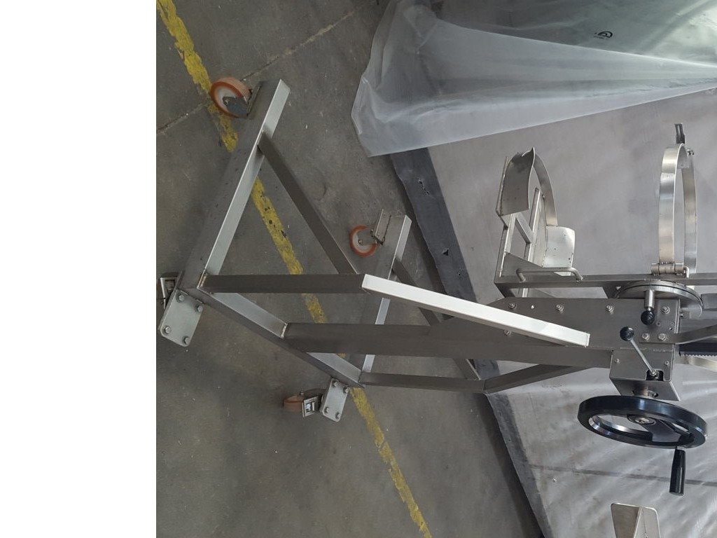 CARRELLO PORTAFUSTINI CON RIBALTATORE (COD. MF-PK-CARR-18) in vendita - foto 3