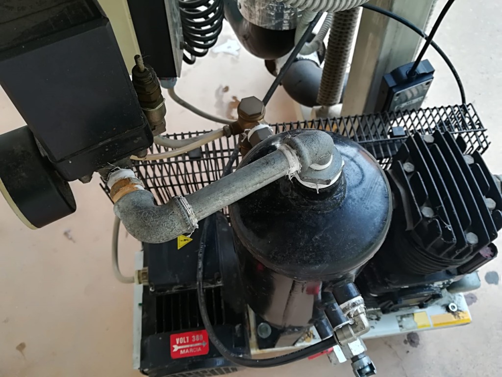 SMACCHIATRICE NEPI CON COMPRESSORE in vendita - foto 3