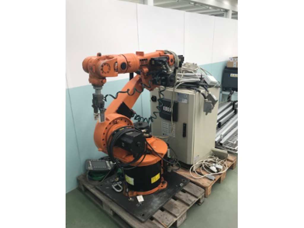 ROBOT USATO TESTATO KUKA KR 15 CON GARANZIA in vendita - foto 2