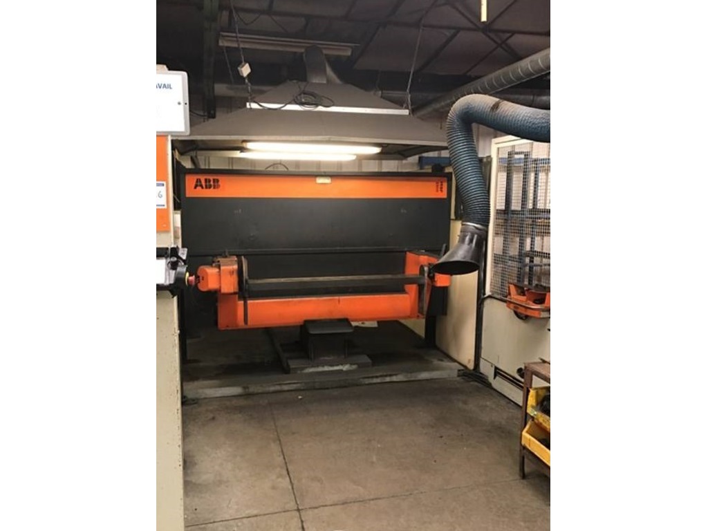 ROBOT USATO ABB CON DOPPIO TORNIO PER SALDATURA MIG MAG in vendita - foto 2