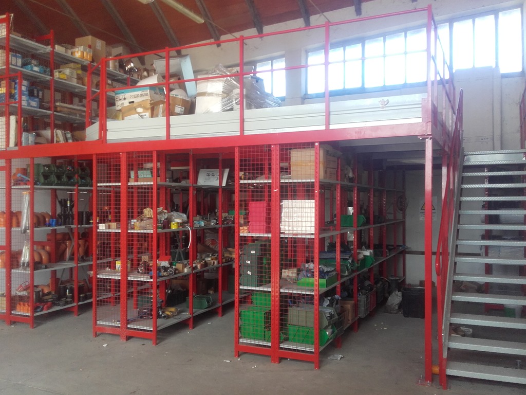 Scaffalatura con soppalco in vendita - foto 2