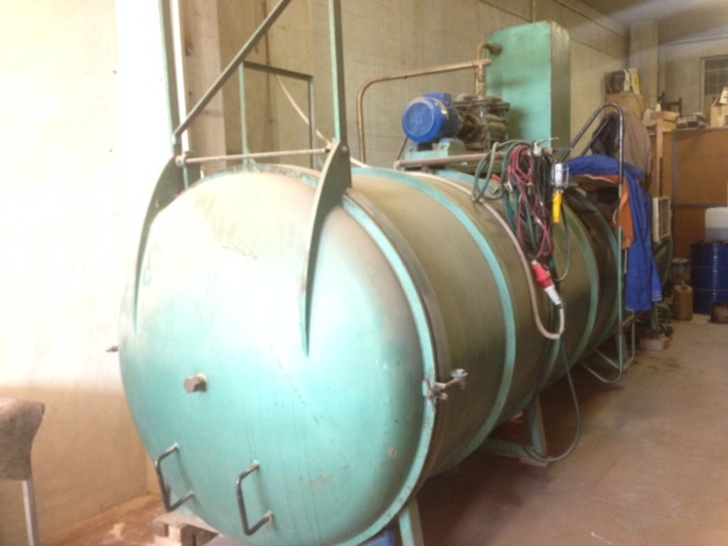 VENDO AUTOCLAVE PER TRATTAMENTO ANTITARLO in vendita - foto 1